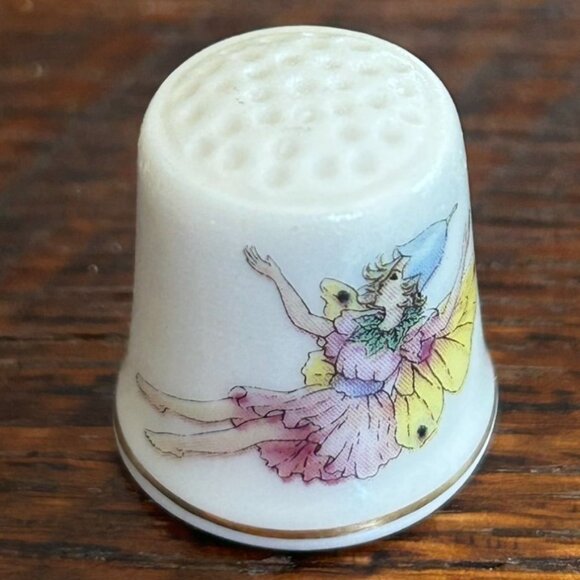 Heirloom Editions Las Vegas Souvenir Thimble With Fairy Design - Picture 1 of 5